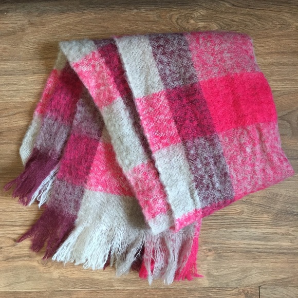 American Eagle Blanket Scarf - Picture 2 of 2